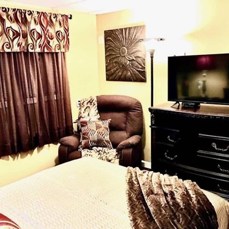 Charity'S Haven II Apartment Waldorf Exterior photo